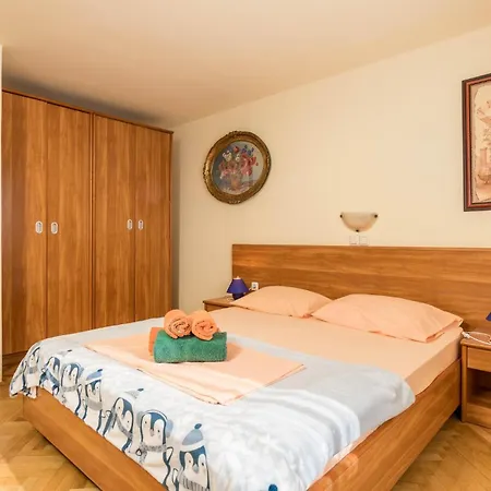 Gorgeous In דירה