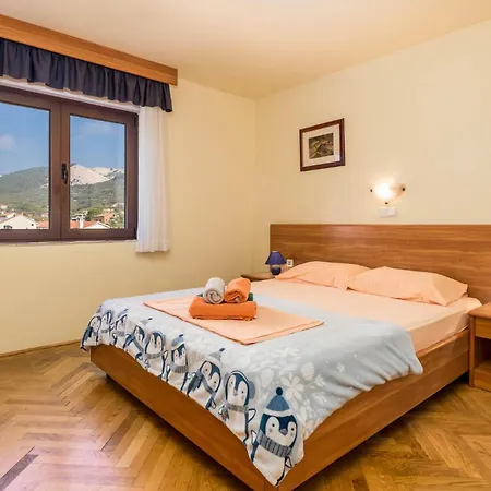 Gorgeous In דירה *