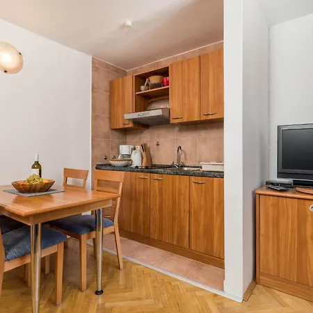 Gorgeous In דירה *