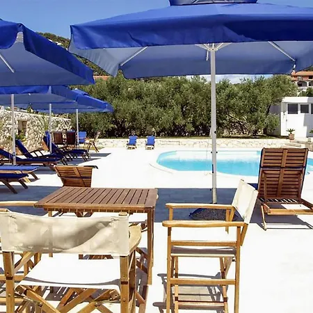 Gorgeous In דירה *