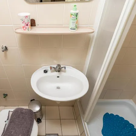 Stunning In With Wifi Apartment *